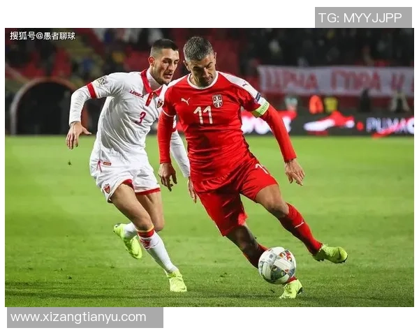 闪耀绿茵场的王者风范帅气男足球星的荣耀与传奇